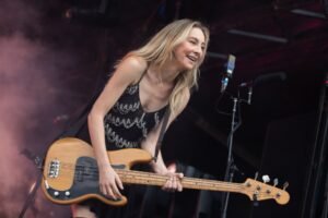 Este Haim se casa com Jonathan Levin na cerimônia de Ano Novo