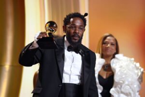 O visual do Grammy de Kendrick Lamar desperta teorias dos fãs sobre um possível novo capítulo