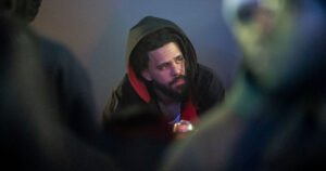 J. Cole reflete sobre Kendrick Lamar-Drake Beef, tem ‘amor genuíno’ por ambos