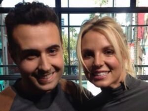 Ex-funcionário conta que Britney Spears é blindada para que "pessoas certas" não se aproximem
