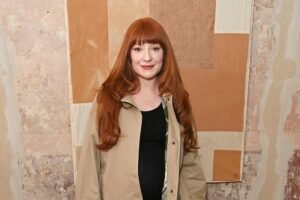 Nicola Roberts, do Girls Aloud, dá as boas-vindas à menina com Mitch Hahn