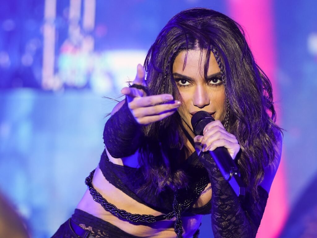 Anitta canta música nova em show e fãs questionam estratégias futuras da era "EQUILIBRIVM"